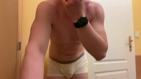 Snapshot of etat_on chatting on 1, 7, 2026 Tom online show from 1, 7, 2026