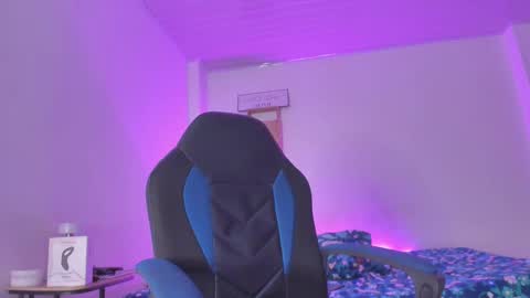 ethan travis online show from 10, 10, 2025