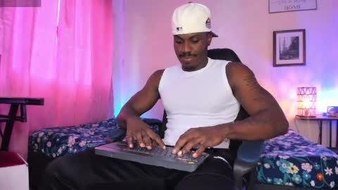 Snapshot of ethan_travis0 chatting on 29, 4, 2026 ethan travis online show from 29, 4, 2026
