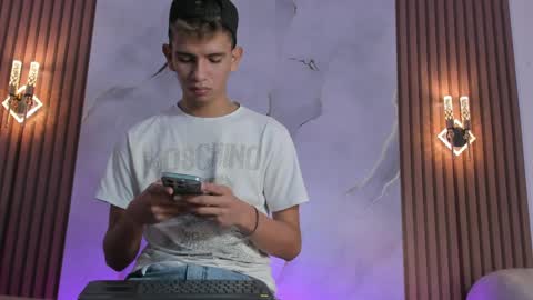 ethanhot_os online show from 9, 4, 2026