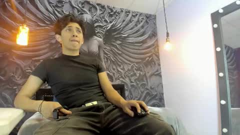Snapshot of ethann1_ chatting on 21, 10, 2025 ETHAN online show from 21, 10, 2025