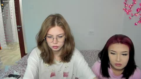 Snapshot of eumomino chatting on 8, 5, 2026 Veronica Tiia Lilith left to right online show from 8, 5, 2026