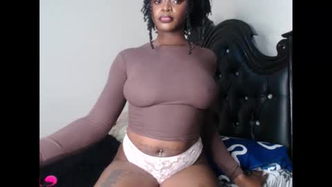 Snapshot of euphoric_cosmos chatting on 11, 10, 2025 euphoria online show from 11, 10, 2025