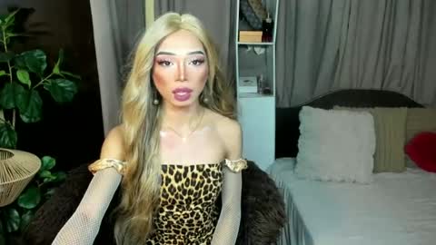 Snapshot of euphoric_goddess chatting on 13, 6, 2026 euphoric_goddess online show from 13, 6, 2026
