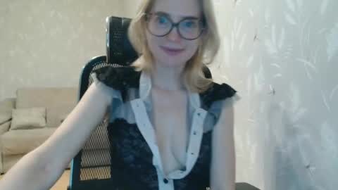 eva2323 online show from 13, 11, 2025