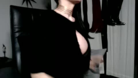 Snapshot of eva65 chatting on 5, 2, 2025 EVA65 online show from 5, 2, 2025