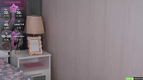 Eva Cramer online show from 11, 11, 2025