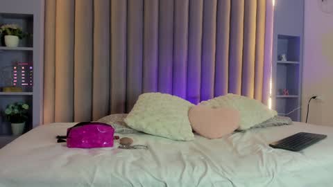 EVA DAEMON  online show from 6, 2, 2025