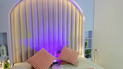 Snapshot of eva_daemon chatting on 4, 12, 2025 EVA DAEMON online show from 4, 12, 2025