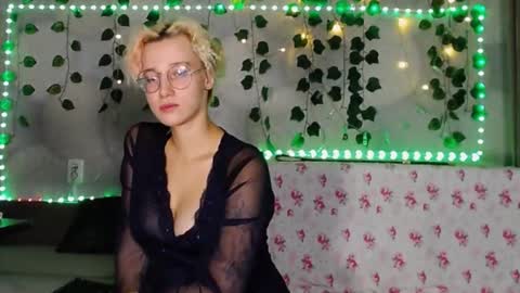 Snapshot of eva_forrest chatting on 19, 9, 2025 eva_forrest online show from 19, 9, 2025