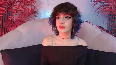 E V A online show from 5, 11, 2025