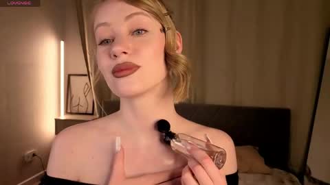 Snapshot of eva_hamilton chatting on 9, 5, 2026 eva hamilton online show from 9, 5, 2026