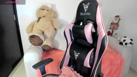 Snapshot of eva_lee18 chatting on 6, 12, 2024 Eva online show from 6, 12, 2024