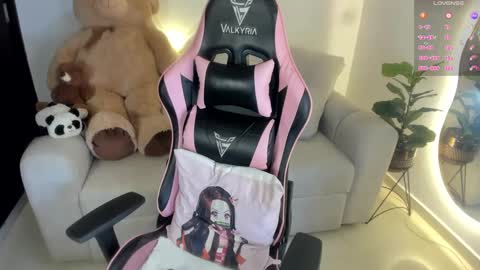 Snapshot of eva_lee18 chatting on 11, 3, 2025 Eva online show from 11, 3, 2025