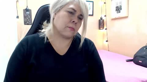 Snapshot of eva_love49 chatting on 6, 11, 2025 eva_love49 online show from 6, 11, 2025