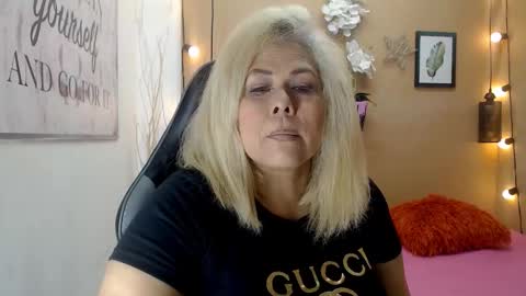 Snapshot of eva_love49 chatting on 1, 12, 2025 eva_love49 online show from 1, 12, 2025