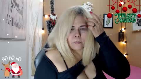 Snapshot of eva_love49 chatting on 15, 12, 2025 eva_love49 online show from 15, 12, 2025