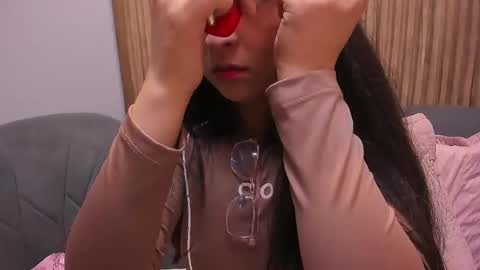 Angelinne online show from 30, 1, 2025