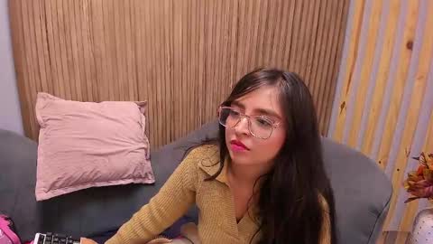 Angelinne online show from 13, 2, 2025