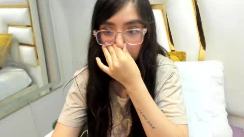 Angelinne online show from 9, 3, 2025