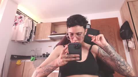 Eva cute online show from 7, 4, 2026