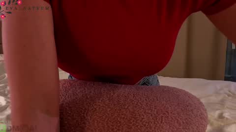 Snapshot of eva_natsumi chatting on 10, 6, 2026 Eva online show from 10, 6, 2026