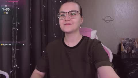 Snapshot of eva_orchid chatting on 26, 10, 2025 Eva online show from 26, 10, 2025