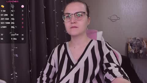 Snapshot of eva_orchid chatting on 6, 11, 2025 Eva online show from 6, 11, 2025