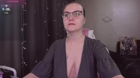 Snapshot of eva_orchid chatting on 29, 11, 2025 Eva online show from 29, 11, 2025