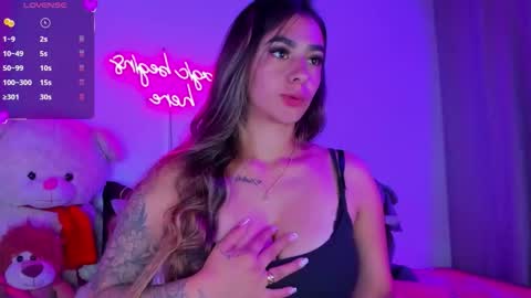 Eva Shinee online show from 6, 11, 2025