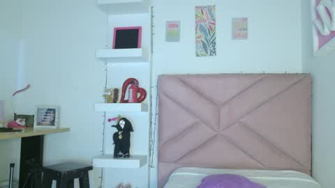 Eva Sin online show from 8, 4, 2026