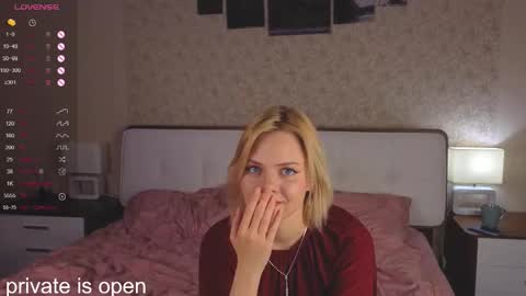 Snapshot of eva_zizixx chatting on 17, 9, 2025 Eva online show from 17, 9, 2025