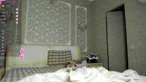 Snapshot of evaa1980 chatting on 21, 12, 2025 Eva online show from 21, 12, 2025