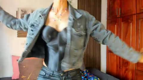 Snapshot of evaa_campbell chatting on 24, 4, 2026 Eva online show from 24, 4, 2026