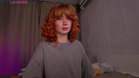 Snapshot of evaa_moonn_ chatting on 4, 11, 2025 Eva online show from 4, 11, 2025