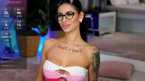 Eva  online show from 5, 11, 2025