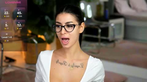 Eva  online show from 8, 11, 2025