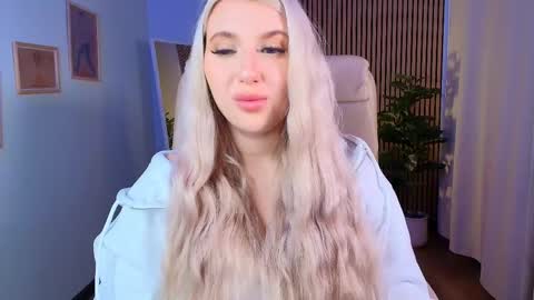 Snapshot of evacadooo chatting on 12, 5, 2026 Eva online show from 12, 5, 2026