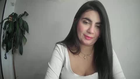 Snapshot of evacollins12 chatting on 17, 2, 2025 evacollins12 online show from 17, 2, 2025