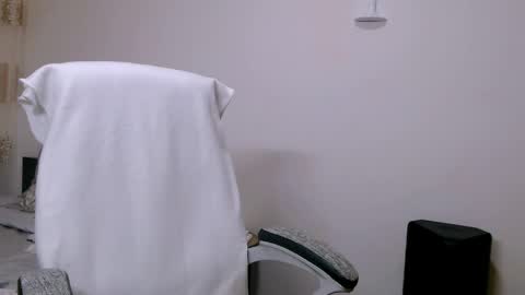 EvadesireONE online show from 1, 4, 2026