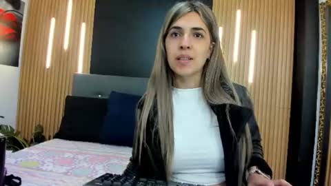 Snapshot of evaloviaa_ chatting on 16, 7, 2026 Eva online show from 16, 7, 2026