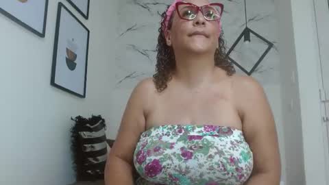 Eva Mills online show from 25, 10, 2025