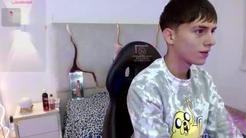 evan_tay online show from 11, 2, 2026