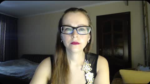 Snapshot of evangeline06 chatting on 16, 12, 2024 YourMistress online show from 16, 12, 2024