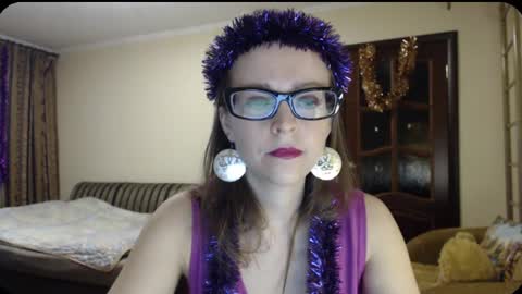 Snapshot of evangeline06 chatting on 24, 12, 2024 YourMistress online show from 24, 12, 2024