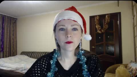 Snapshot of evangeline06 chatting on 25, 12, 2024 YourMistress online show from 25, 12, 2024