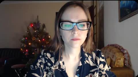 Snapshot of evangeline06 chatting on 30, 12, 2024 YourMistress online show from 30, 12, 2024