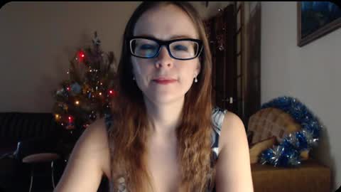 Snapshot of evangeline06 chatting on 5, 1, 2025 YourMistress online show from 5, 1, 2025
