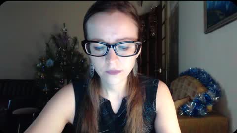 Snapshot of evangeline06 chatting on 6, 1, 2025 YourMistress online show from 6, 1, 2025