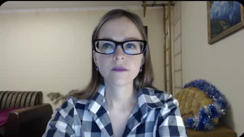 Snapshot of evangeline06 chatting on 17, 1, 2025 YourMistress online show from 17, 1, 2025